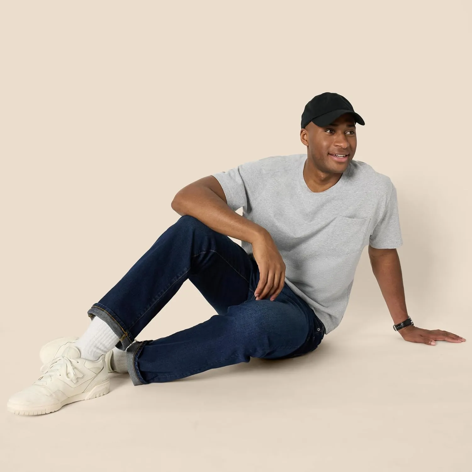 Amazon Essentials Men's Relaxed-Fit Heavyweight Cotton Pocket T-Shirt