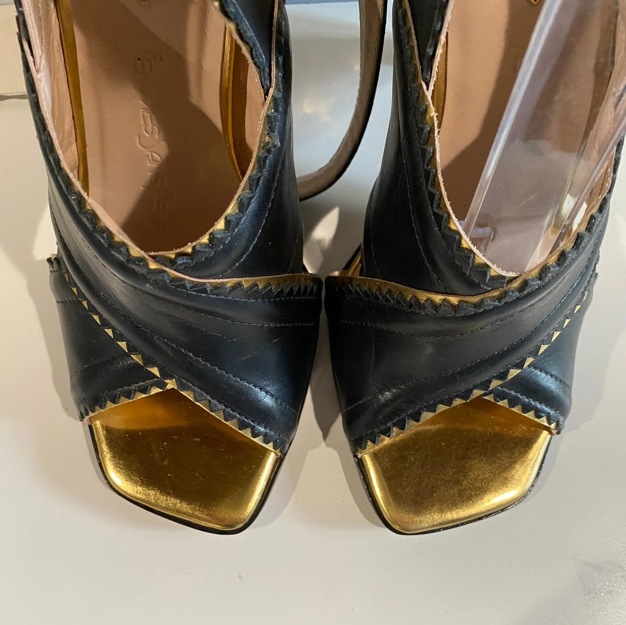 AUBREY - BLACK SAMPLE 5.5/6