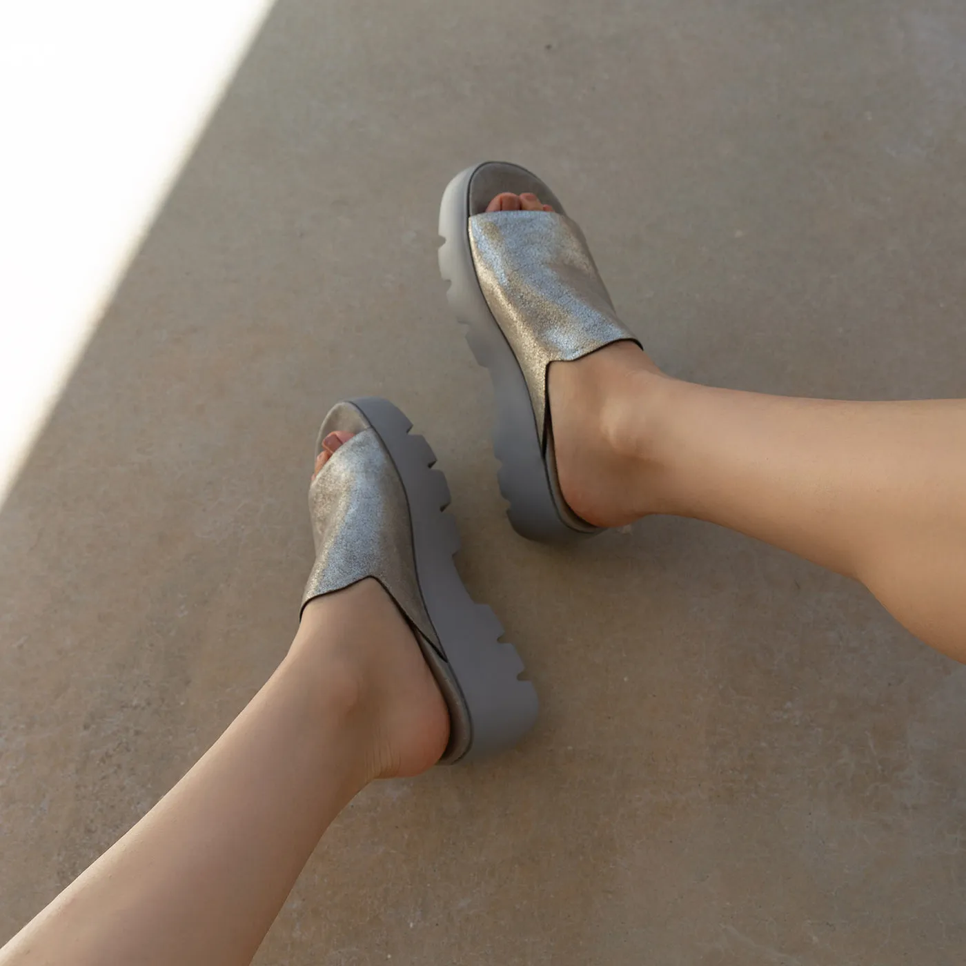 DRIFT in SILVER Platform Sandals